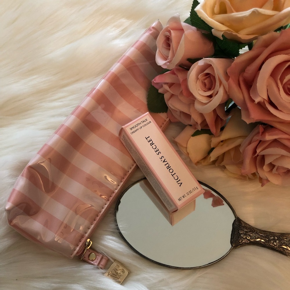 VICTORIA’S SECRET NWT Makeup case & Lipstick Pack